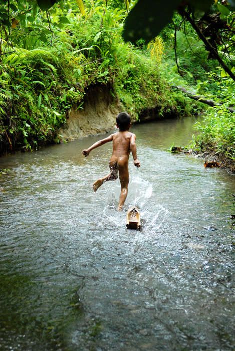 Indigenous people of the Mentawai Island Sumatra Indonesia travel photography. Kira Vos (Horvath)